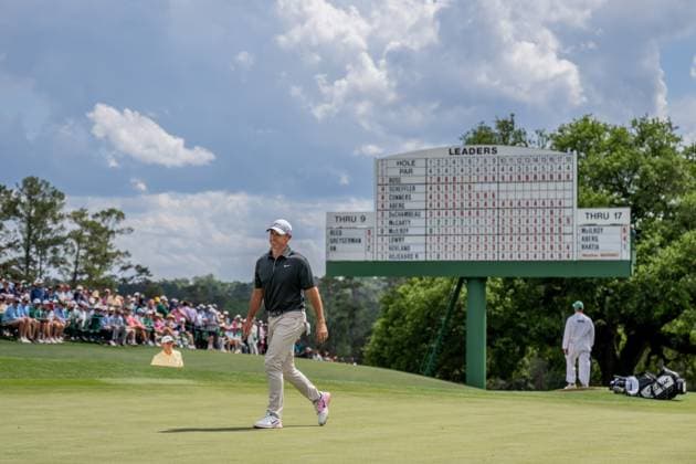 250411 Rory McIlroy of Northern Ireland on the 18th green during the second round of the 2025 Masters Golf Tournament on April 11, 2025 in Augusta Photo Petter Arvidson BILDBYRAN kod PA PA1008 bbeng golf masters the masters augusta us masters  Copyright: PETTERxARVIDSON BB250411PA187