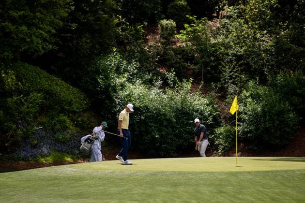 250411 Ludvig Aberg of Sweden and Rory McIlroy of Northern Ireland during the second round of the 2025 Masters Golf Tournament on April 11, 2025 in Augusta Photo Petter Arvidson BILDBYRAN kod PA PA1008 bbeng golf masters the masters augusta us masters sverige  Copyright: PETTERxARVIDSON BB250411PA202