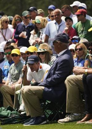 (250412) -- AUGUSTA, April 12, 2025 -- Justin Rose of England lines up a putt during round 2 of the 2025 Masters golf tournament at Augusta National Golf Club in Augusta, the United States, on April 11, 2025. ) (SP)U.S.-AUGUSTA-GOLF-2025 MASTERS-ROUND 2 WuxXiaoling 