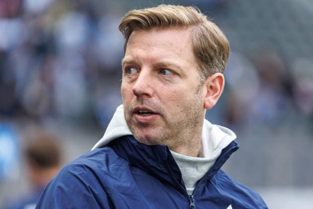 Berlin,12 4 25, Soccer, 2 Bundesliga, Matchday 29, Hertha BSC SV Darmstadt 98, Olympiastadion Coach Florian Kohfeldt of SV Darmstadt 98 enters the stadium DFL regulations and DFB regulations prohibit any use of photographs as image sequences and or quasi video, Foto Andreas Gora Hertha BSC SV Darmstadt 98