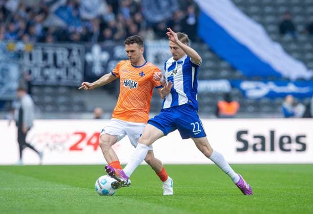 Soccer, Men, Season 2024 2025, 2 Bundesliga 29 Matchday , Hertha BSC SV Darmstadt 98, v l Sergio Lopez Darmstadt 98 , Marten Winkler Hertha BSC , 12 04 2025, Copyright: xSebastianxRäppold MatthiasxKochx