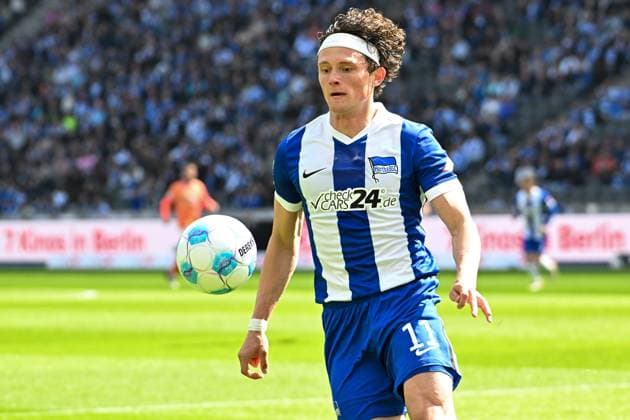 Soccer 2 Bundesliga, Hertha BSC Berlin SV Darmstadt 98 12 04 2025, xdanx, Soccer 2 Bundesliga, Hertha BSC Berlin SV Darmstadt 98 v l Fabian Reese Hertha BSC am Ball DFL DFB REGULATIONS PROHIBIT ANY USE OF PHOTOGRAPHS as IMAGE SEQUENCES and or QUASI VIDEO Daniel Lakomski Mix1Press Berlin Olympiastadion Berlin Germany DEU Copyright: xDanielxLakomskix