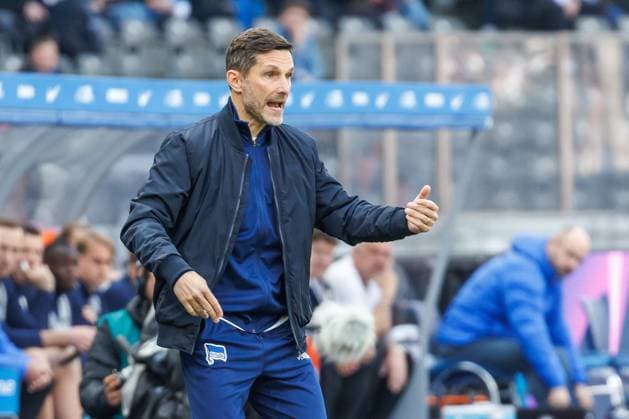 Berlin,12 4 25, Soccer, 2 Bundesliga, Matchday 29, Hertha BSC SV Darmstadt 98, Olympiastadion Coach Stefan Leitl of Hertha BSC stands gesticulating on the sidelines DFL regulations and DFB regulations prohibit any use of photographs as image sequences and or quasi video, Foto Andreas Gora Hertha BSC SV Darmstadt 98