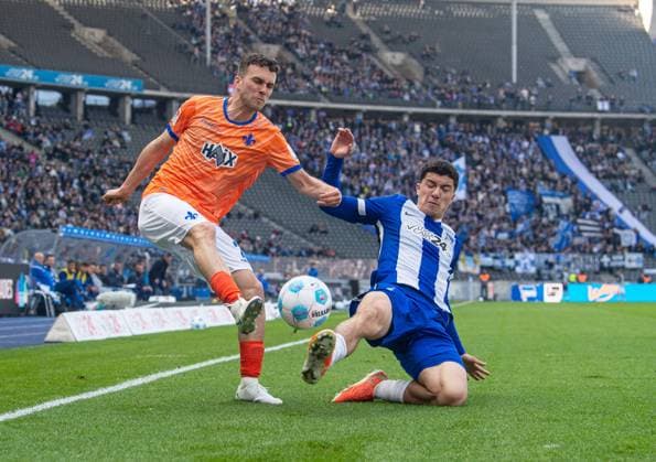 Soccer, Men, Season 2024 2025, 2 Bundesliga 29 Matchday , Hertha BSC SV Darmstadt 98, v l Sergio Lopez Darmstadt 98 , Ibrahim Maza Hertha BSC , 12 04 2025, Copyright: xSebastianxRäppold MatthiasxKochx