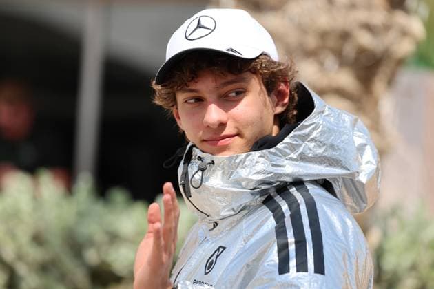 12 04 2025, Bahrain International Circuit, Sakhir, Formula 1 Gulf Air Bahrain Grand Prix 2025 ,pictured Andrea Kimi Antonelli ITA , Mercedes AMG Petronas Formula One Team in a silver chilled jacket Photo by Hasan Bratic DeFodi Images