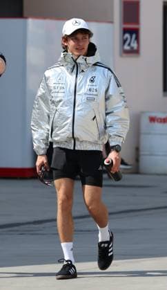 12 04 2025, Bahrain International Circuit, Sakhir, Formula 1 Gulf Air Bahrain Grand Prix 2025 ,pictured Andrea Kimi Antonelli ITA , Mercedes AMG Petronas Formula One Team in a silver chilled jacket Photo by Hasan Bratic DeFodi Images