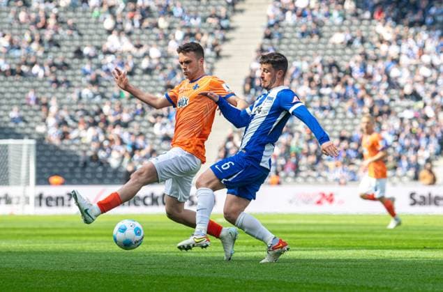 Soccer, Men, Season 2024 2025, 2 Bundesliga 29 Matchday , Hertha BSC SV Darmstadt 98, v l Sergio Lopez Darmstadt 98 , Diego Demme Hertha BSC , 12 04 2025, Copyright: xSebastianxRäppold MatthiasxKochx