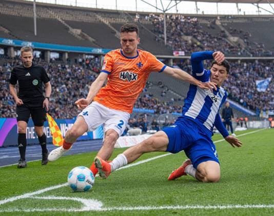 Soccer, Men, Season 2024 2025, 2 Bundesliga 29 Matchday , Hertha BSC SV Darmstadt 98, v l Sergio Lopez Darmstadt 98 , Ibrahim Maza Hertha BSC , 12 04 2025, Copyright: xSebastianxRäppold MatthiasxKochx