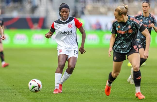 GER, Frankfurt, Eintracht Frankfurt vs FC Bayern Munich, Google Pixel Bundesliga, Football, DFB, Season 2024 2025, Deutsche Bank Park, 19 Matchday, in the picture from l Nicole Anyomi Eintracht Frankfurt Women 19 , Magdalena Eriksson FC Bayern Munich Women 5 DFB DFL REGULATIONS PROHIBIT ANY USE OF PHOTOGRAPHS AS IMAGE SEQUENCES AND OR QUASI VIDEO, 12 04 2025, Copyright: HMBxMedia HendrikxHamelau