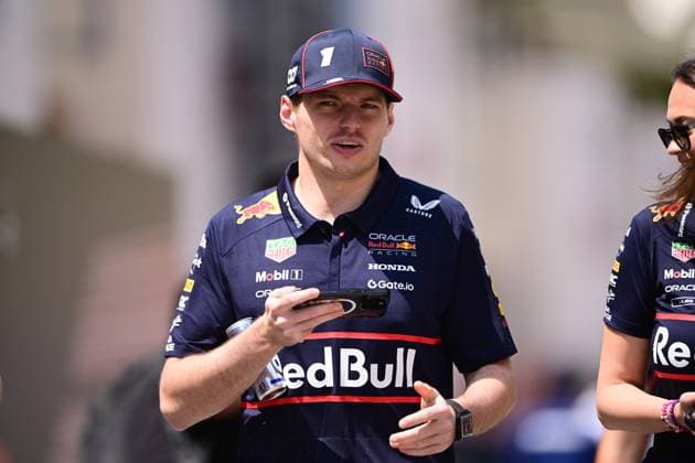 F1 Grand Prix of Bahrain - Qualifying Max Verstappen of Red Bull Racing Honda arrives in the paddock during qualifying of the Bahrain GP, the 4th round of the Formula 1 World Championship, WM, Weltmeisterschaft at the Bahrain International Circuit in Sakhir, Bahrain, on April 12, 2025. Sakhir Bahrain  Copyright: xAndreaxDiodatox originalFilename:diodato-f1bahrai250317_np0yo.jpg
