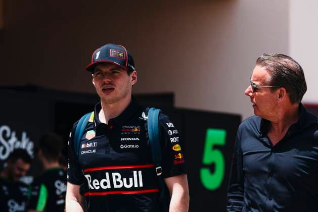 Formula 1 Gulf Air Bahrain Grand Prix 2025 Gregoire Placca OVERTAKE MAXPPP - Sakhir 12 04 2025 01 VERSTAPPEN Max (nld), Red Bull Racing, portrait during the Formula 1 Gulf Air Bahrain Grand Prix 2025, the 4th round of the 2025 FIA Formula 1 World Championship, WM, Weltmeisterschaft on the Bahrain International Circuit from April 10 to 13, 2025, in Sakhir, Bahrain Sakhir Bahrain  Copyright: xOVERTAKE MAXPPP MAXPPPxGregoirexPlaccax OVT202504128442 OVT202504128442