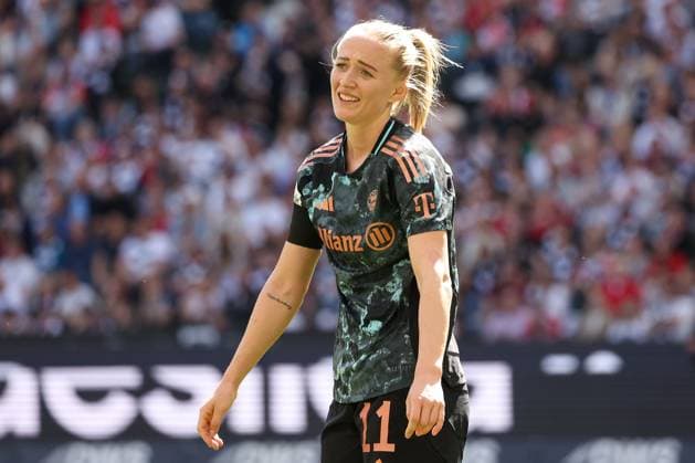 2025 04 12 xJAx Google Pixel Women Bundesliga Eintracht Frankfurt FC Bayern München v l , Lea Schüller FC Bayern München enttaeuscht, enttaeuscht schauend, dissapointed, traurig, frustiert, frust, gefrustet DFL DFB REGULATIONS PROHIBIT ANY USE OF PHOTOGRAPHS as IMAGE SEQUENCES and or QUASI VIDEO Copyright: JoaquimxFerreira