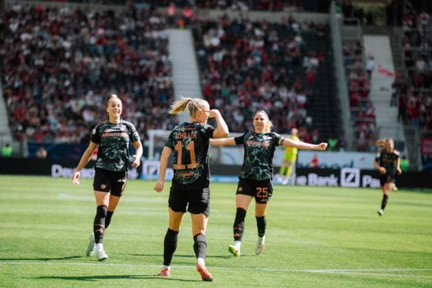 12 04 25, Women, Soccer, 1 BL, Season 2024 2025, Eintracht Frankfurt FC Bayern Munich, Matchday 19 Lea Schüller 11 of Bayern Munich celebrates scoring the 0 1 Frankfurt Deutsche Bank Park HE Germany