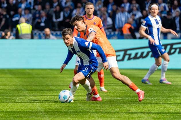Duel v l Diego Demme Hertha BSC Berlin, 06 , Guille Bueno SV Darmstadt 98, 03 , GER, Hertha BSC Berlin vs SV Darmstadt 98, Football, 2 Bundesliga, Matchday 29, Season 2024 2025, 12 04 2025, DFL REGULATES PROHIBIT ANY USE OF PHOTOGRAPHS AS IMAGE SEQUENCES AND OR QUASI VIDEO, GER, Hertha BSC Berlin vs SV Darmstadt 98, Football, Bundesliga 2, Matchday 29, Season 2024 2025, 12 04 2025 Berlin Copyright: xEibner-Pressefoto Jan-NiclasxGrox EP_JGG