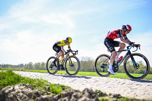 British Imogen Wolff of Team Visma-Lease a Bike pictured in action during the women s race of the Paris-Roubaix one day cycling race, 148,5 km from Denain to Roubaix, France, on Saturday 12 April 2025. JASPERxJACOBS  x120617498x