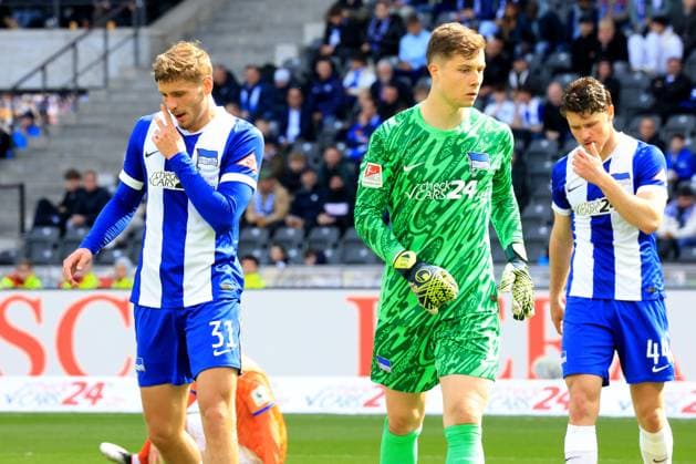 DEU, DFL, 2 FBL, Hertha BSC vs SV Darmstadt 98, 12 04 2025, Berliner Olympiastadion, Berlin, DEU, DFL, 2 FBL, Hertha BSC vs SV Darmstadt 98, in the picture Marton Dardai Hertha BSC Berlin 31 , Tjark Ernst Hertha BSC Berlin 1 , Linus Gechter Hertha BSC Berlin 44 DFL regulations prohibit any use of Photographs as image sequences and or quasi video Foto Juergen Engler nordphoto GmbH nordphotoxGmbHx xEngler nph00076