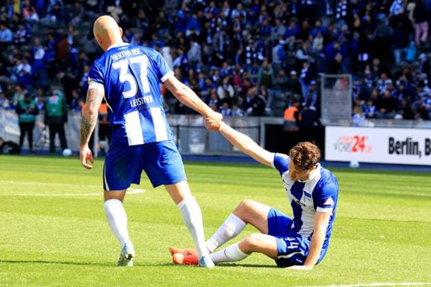 DEU, DFL, 2 FBL, Hertha BSC vs SV Darmstadt 98, 12 04 2025, Berliner Olympiastadion, Berlin, DEU, DFL, 2 FBL, Hertha BSC vs SV Darmstadt 98, im Bild Toni Leistner Hertha BSC Berlin 37 , Linus Gechter Hertha BSC Berlin 44 DFL regulations prohibit any use of Photographs as image sequences and or quasi video Foto Juergen Engler nordphoto GmbH nordphotoxGmbHx xEngler nph00076