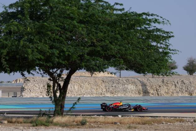 F1 - BAHRAIN GRAND PRIX 2025 01 VERSTAPPEN Max (nld), Red Bull Racing RB21, action during the Formula 1 Gulf Bahrain Grand Prix 2025, 4th round of the 2025 FIA Formula One World Championship, WM, Weltmeisterschaft from April 11 to 13, 2025 on the Bahrain International Circuit, in Sakhir, Bahrain -  Copyright: xFLORENTxGOODENx