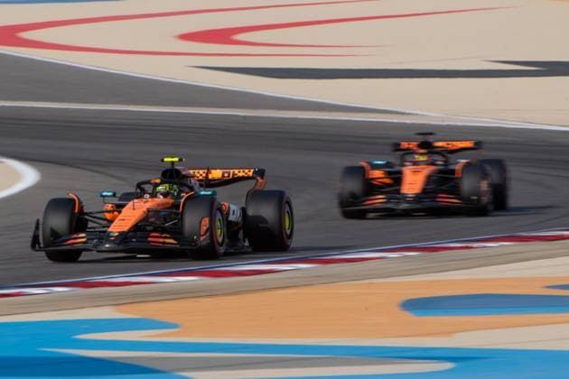 Lando Norris McLaren Formula 1 Team, Great Britain, 04 in MCL39 ahead of Oscar Piastri McLaren Formula 1 Team, Australia, 81 , BAH, Formula 1 World Championship, Gulf Air Grand Prix of Bahrain, Bahrain International Circuit, 3 Free Practice, 2025 season, 12 04 2025 BAH, Formula 1 World Championship, Gulf Air Grand Prix of Bahrain, Bahrain International Circuit, 3 Free Practice, 2025 season, 12 04 2025 Sakhir Copyright: xEibner-Pressefoto Memmlerx EP_MMR