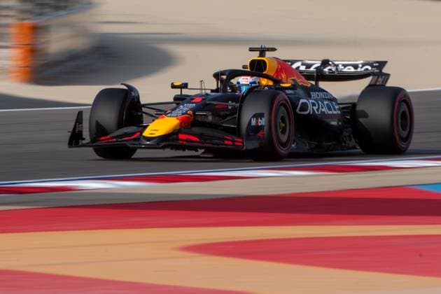 Max Verstappen Oracle Red Bull Racing, Netherlands, 01 in RB21, BAH, Formula 1 World Championship, Gulf Air Grand Prix of Bahrain, Bahrain International Circuit, 3 Free Practice, 2025 season, 12 04 2025 BAH, Formula 1 World Championship, Gulf Air Grand Prix of Bahrain, Bahrain International Circuit, 3 Free Practice, 2025 season, 12 04 2025 Sakhir Copyright: xEibner-Pressefoto Memmlerx EP_MMR
