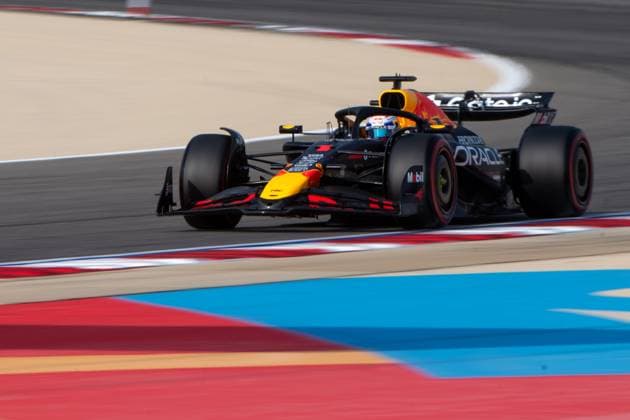 Max Verstappen Oracle Red Bull Racing, Netherlands, 01 in RB21, BAH, Formula 1 World Championship, Gulf Air Grand Prix of Bahrain, Bahrain International Circuit, 3 Free Practice, 2025 season, 12 04 2025 BAH, Formula 1 World Championship, Gulf Air Grand Prix of Bahrain, Bahrain International Circuit, 3 Free Practice, 2025 season, 12 04 2025 Sakhir Copyright: xEibner-Pressefoto Memmlerx EP_MMR
