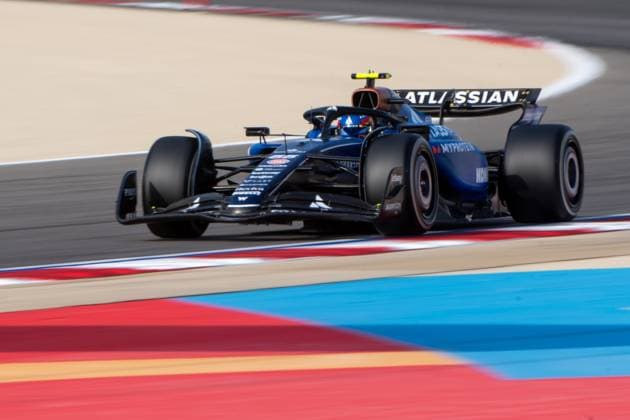 Carlos Sainz Atlassian Williams Racing, Spain, 55 in FW47, BAH, Formula 1 World Championship, Gulf Air Grand Prix of Bahrain, Bahrain International Circuit, 3 Free Practice, 2025 season, 12 04 2025 BAH, Formula 1 World Championship, Gulf Air Grand Prix of Bahrain, Bahrain International Circuit, 3 Free Practice, 2025 season, 12 04 2025 Sakhir Copyright: xEibner-Pressefoto Memmlerx EP_MMR