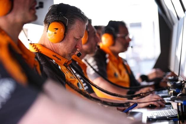 Bilder des Jahres 2025, Sport 04 April Sport Bilder des Tages F1 - BAHRAIN GRAND PRIX 2025 BROWN Zak (usa), CEO of of McLaren Racing, portrait during the Formula 1 Gulf Bahrain Grand Prix 2025, 4th round of the 2025 FIA Formula One World Championship, WM, Weltmeisterschaft from April 11 to 13, 2025 on the Bahrain International Circuit, in Sakhir, Bahrain - SakhirBahrain  Copyright: xEricxAlonsox