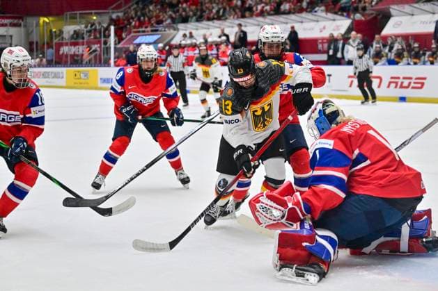 Sport Themen der Woche KW15 L-R Josefine Engmann, Lotte Pedersen (both NOR), Luisa Welcke (GER), Emma Bergesen (NOR) and goalkeeper Ena Nystrom (NOR) during the Ice hockey, Eishockey IIHF WomenÂ s World Championship, WM, Weltmeisterschaft Group B, match Norway vs Germany, Ceske Budejovice, Czech Republic, April 12, 2025. (CTKxPhoto VaclavxPancer) CTKPhotoP2025041204548  CTKPhotoP2025041204548