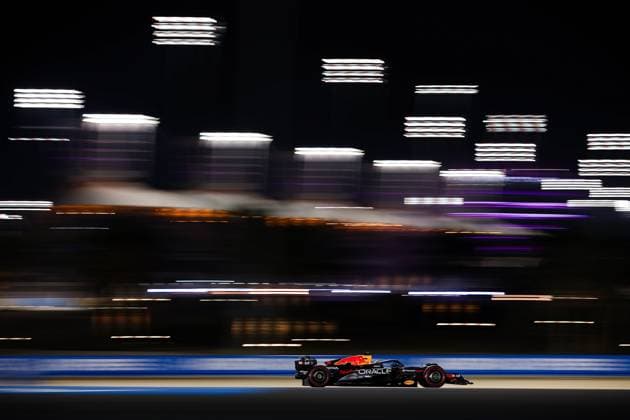 F1 - BAHRAIN GRAND PRIX 2025 01 VERSTAPPEN Max (nld), Red Bull Racing RB21, action during the Formula 1 Gulf Bahrain Grand Prix 2025, 4th round of the 2025 FIA Formula One World Championship, WM, Weltmeisterschaft from April 11 to 13, 2025 on the Bahrain International Circuit, in Sakhir, Bahrain -  Copyright: xEricxAlonsox