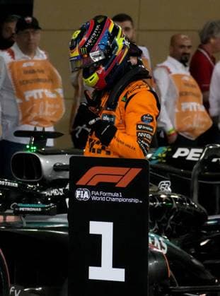 12 04 2025, Bahrain International Circuit, Sakhir, Formula 1 Gulf Air Bahrain Grand Prix 2025 ,in the picture pole position for Oscar Piastri AUS , McLaren F1 Team Photo by Hasan Bratic DeFodi Images
