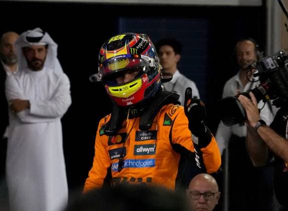 12 04 2025, Bahrain International Circuit, Sakhir, Formula 1 Gulf Air Bahrain Grand Prix 2025 ,in the picture pole position for Oscar Piastri AUS , McLaren F1 Team Photo by Hasan Bratic DeFodi Images
