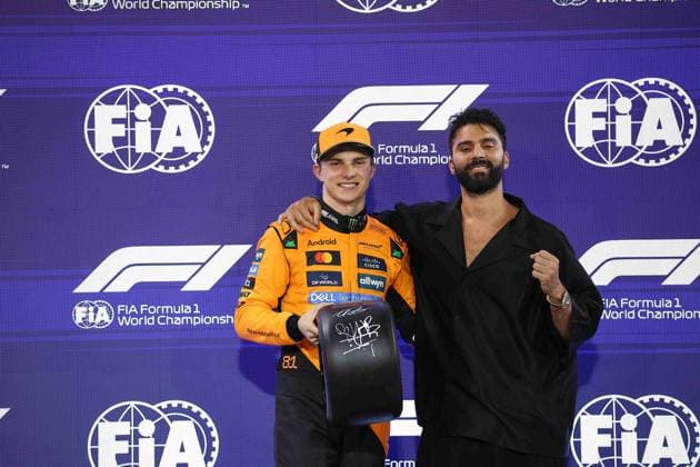 F1 - BAHRAIN GRAND PRIX 2025 PIASTRI Oscar (aus), McLaren F1 Team MCL39, portrait pole position during the Formula 1 Gulf Bahrain Grand Prix 2025, 4th round of the 2025 FIA Formula One World Championship, WM, Weltmeisterschaft from April 11 to 13, 2025 on the Bahrain International Circuit, in Sakhir, Bahrain -  Copyright: xEricxAlonsox