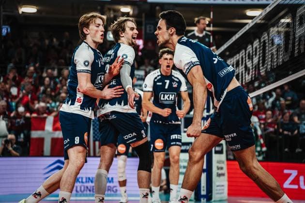 The SVG Lüneburg team celebrates