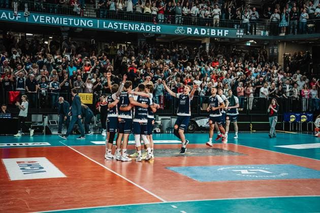 The SVG Lüneburg team celebrates after the victory