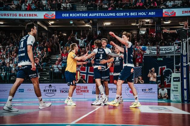 The SVG Lüneburg team celebrates