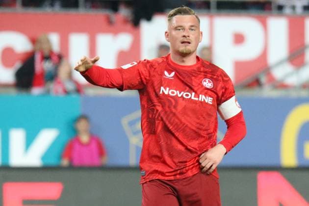 12 04 2025, xmohx, Fussball 2 Bundesliga, 1 FC Kaiserslautern 1 FC Nürnberg v l Marlon Ritter 1 FC Kaiserslautern gives instructions, gesticulates, gesticulate with arms gives instructions, gesticulate DFL DFB REGULATIONS PROHIBIT ANY USE OF PHOTOGRAPHS as IMAGE SEQUENCES and or QUASI VIDEO Kaiserslautern