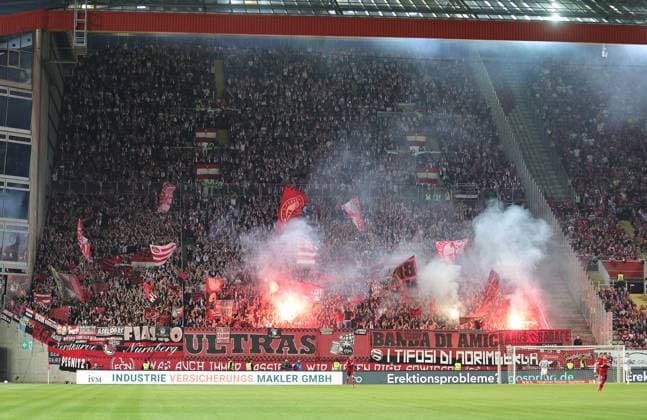 12 04 2025 Soccer Season 2024 2025 2 Soccer Bundesliga 29 Matchday 1 FC Kaiserslautern FCK Lautern Roten Teufel 1 FC Nürnberg FCN Club Sportfoto Zink DaMa xdaxmax DFL regulations prohibit any use of photographs as image sequences and or quasi video only for editorial use Pyrotechnik Pyro Bengalfackeln Bengalfackeln Rauch im Gästeblock der Clubfan Clubfans FCN Fans Fans Fans