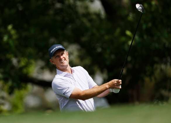 Justin Rose hits his tee shot on the 4th hole during the third round of the 2025 Masters golf tournament at Augusta National Golf Club in Augusta, Georgia, on Saturday, April 12, 2025.  AUG20250412533 JOHNxANGELILLO