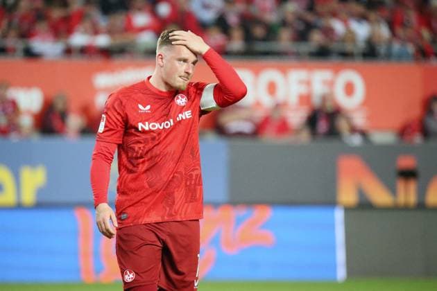 12 04 2025, xmohx, Soccer 2 Bundesliga, 1 FC Kaiserslautern 1 FC Nürnberg v l Marlon Ritter 1 FC Kaiserslautern Disappointed, sad, frustrated DFL DFB REGULATIONS PROHIBIT ANY USE OF PHOTOGRAPHS as IMAGE SEQUENCES and or QUASI VIDEO Kaiserslautern