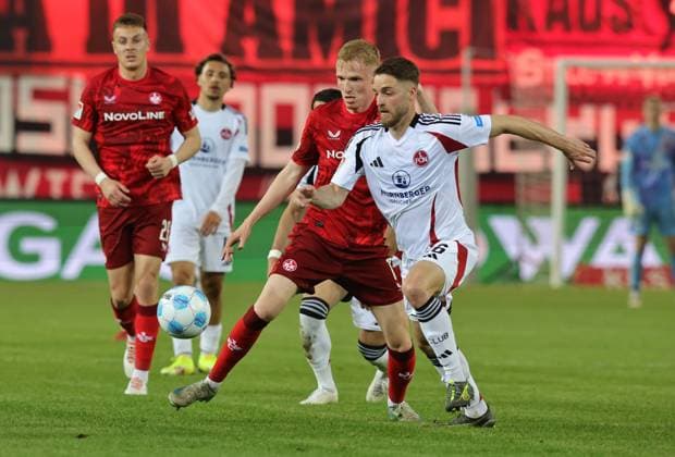 12 04 2025 Soccer Season 2024 2025 2 Soccer Bundesliga 29 Matchday 1 FC Kaiserslautern FCK Lautern Red Devils 1 FC Nuremberg FCN Club Sportfoto Zink DaMa xdaxmax DFL regulations prohibit any use of photographs as image sequences and or quasi video only for editorial use Tm Breithaupt 16, 1 FC Kaiserslautern FCK Lukas Schleimer 36, 1 FC Nuremberg FCN