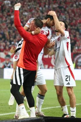 12 04 2025, xmohx, Fußball 2 Bundesliga, 1 FC Kaiserslautern 1 FC Nürnberg v l Torjubel nach dem Tor zum celebrating the goal celebrate 0 2 durch Mahir Emreli 1 FC Nuernberg DFL DFB REGULATIONS PROHIBIT ANY USE OF PHOTOGRAPHS as IMAGE SEQUENCES and or QUASI VIDEO Kaiserslautern