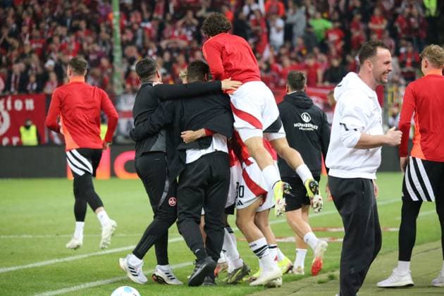 12 04 2025, xmohx, Fußball 2 Bundesliga, 1 FC Kaiserslautern 1 FC Nürnberg v l jubilation, joy about the victory coach Miroslav Klose 1 FC Nuernberg DFL DFB REGULATIONS PROHIBIT ANY USE OF PHOTOGRAPHS as IMAGE SEQUENCES and or QUASI VIDEO Kaiserslautern