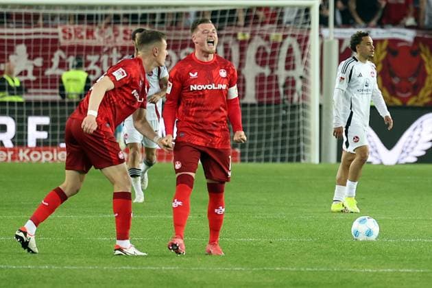 12 04 2025, xrekx, Fußball 2 Bundesliga, 1 FC Kaiserslautern 1 FC Nürnberg v l Torjubel nach dem Tor zum 1 2 celebrating the goal celebrate durch Marlon Ritter 1 FC Kaiserslautern mit Filip Kaloc 1 FC Kaiserslautern DFL DFB REGULATIONS PROHIBIT ANY USE OF PHOTOGRAPHS as IMAGE SEQUENCES and or QUASI VIDEO Kaiserslautern
