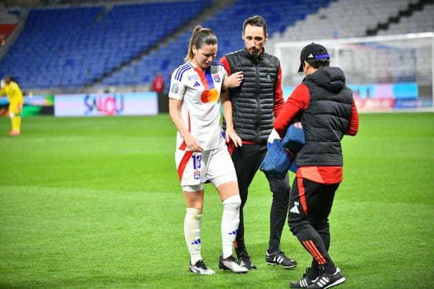 FOOTBALL FEMININ : Lyon vs Paris FC - Arkema Premier League - 12 04 2025 Damaris Egurrola of OL taken out by injury  Copyright: xCYRILxLESTAGEx