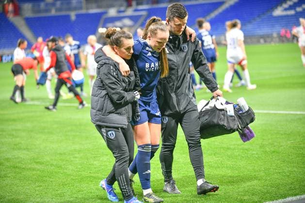 FOOTBALL FEMININ : Lyon vs Paris FC - Arkema Premier League - 12 04 2025 Lou Bogaert of Paris FC taken out by injury  Copyright: xCYRILxLESTAGEx