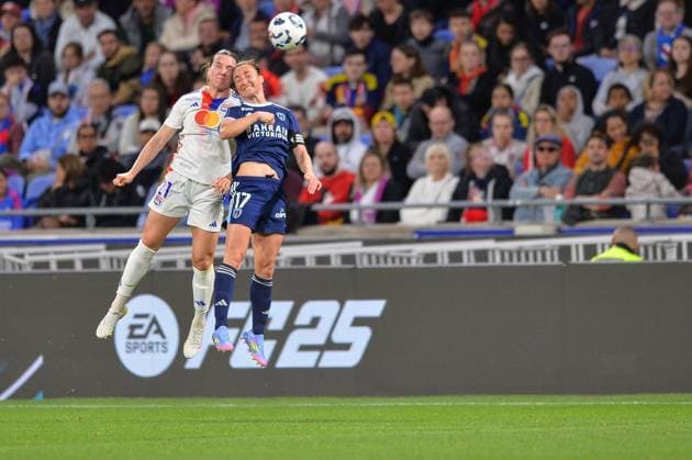 FOOTBALL FEMININ : Lyon vs Paris FC - Arkema Premier League - 12 04 2025 Action between Vanessa Gilles (OL) and Gaetane Thiney (Paris FC) and during the OL vs Paris FC game on April 12th 2025  Copyright: xcyrilxlestagex