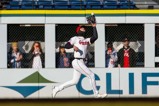MLB, Baseball Herren, USA 2025: Royals Vs Guardians APR 12 April 12, 2025: Cleveland Guardians outfielder Nolan Jones (22) catches a fly ball during the baseball game between the Kansas City Royals and Cleveland Guardians at Progressive Field in Cleveland, Ohio. Brian Fisher CSM (Credit Image: Â Brian Fisher Cal Media) Cleveland Ohio United States of America EDITORIAL USE ONLY Copyright: xx ZUMA-20250412_zma_c04_209.jpg BrianxFisherx csmphotothree375348