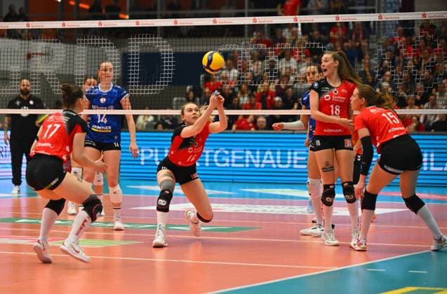 Center Emma Scarlett Clothier Dresden receiving, Dresdner SC vs Allianz MTV Stuttgart, Volleyball, 1 Bundesliga Women, 1 Liga, Margon Arena Dresden Bodenbacher Straße, DSC, Saison 2024 2025, 12 04 2025,