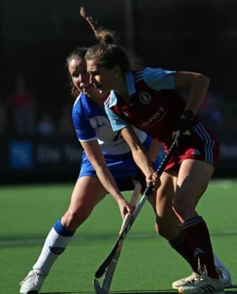 Field field hockey Bundesliga, women Amelie Wortmann l from GTHGC in a duel with Jule Bloch r from UHC