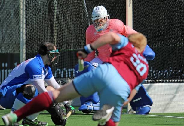 Field field hockey Bundesliga, men Nicolas Hillmann, goalkeeper of the GTHGC, defending a short corner of the UHC